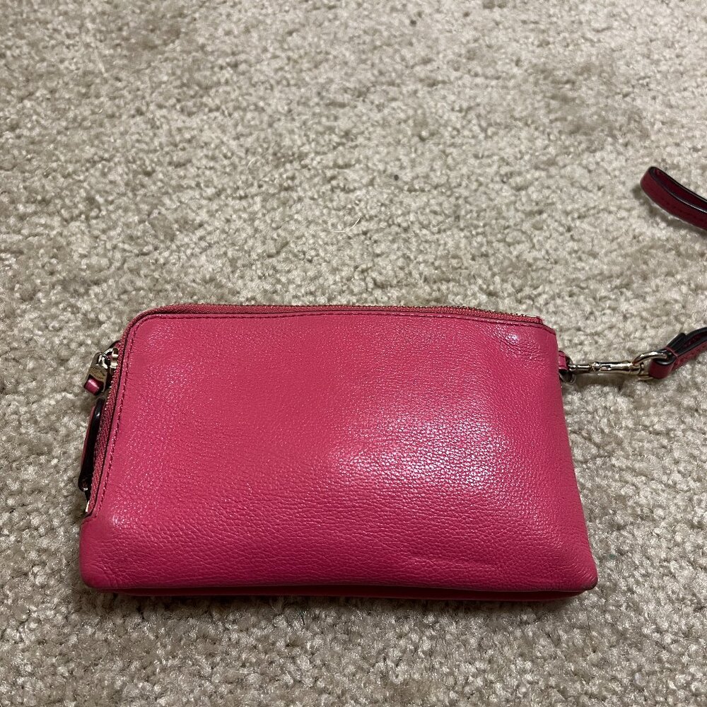 Coach Zip Wristlet – Color: SV/Petunia